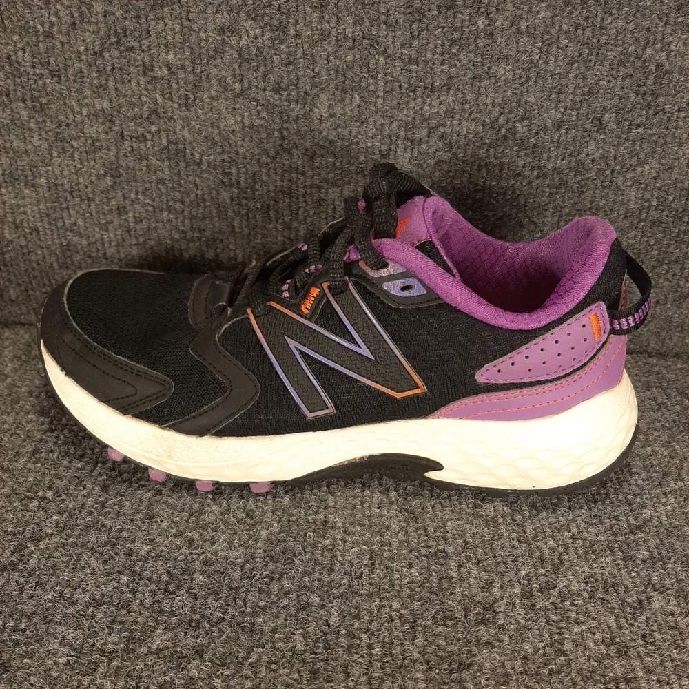 New Balance 410v7 Womens Size 7.5 Trail Running Shoes Black and Purple WT410CK7